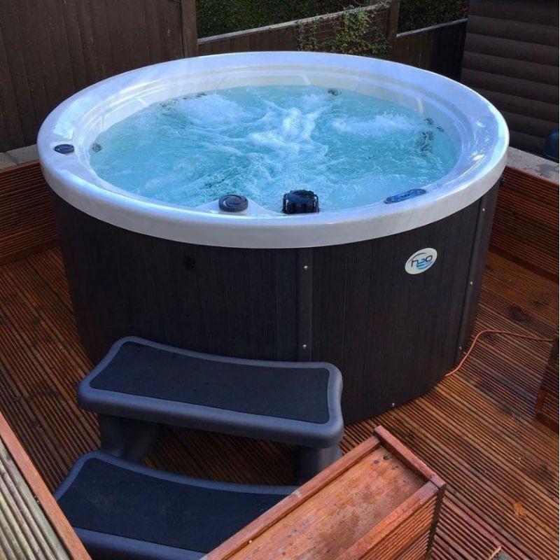 H2O 1000 Series Plug & Play Round Hot Tub – 6 Seater
