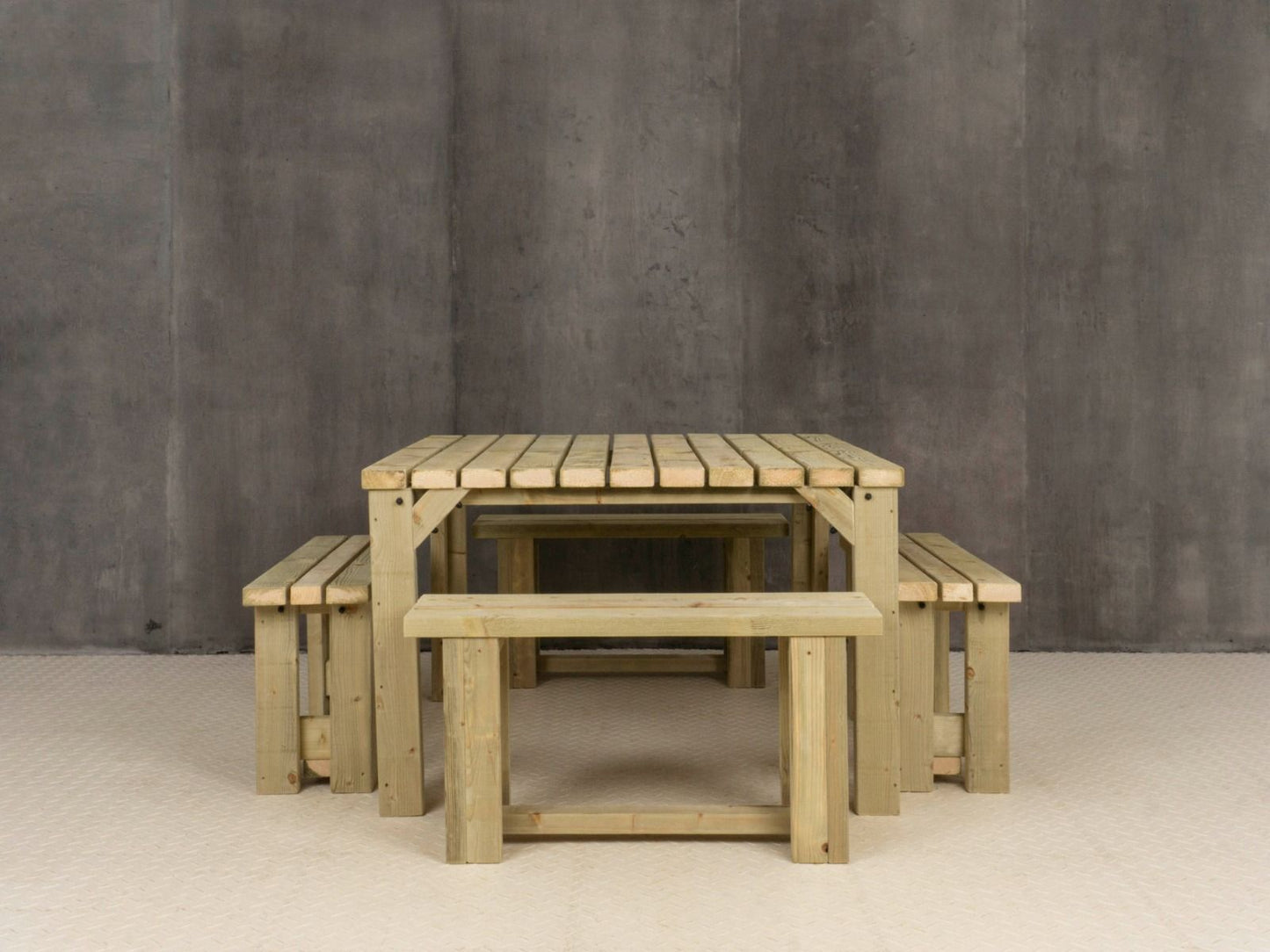 QUADRUM Picnic Table With 4 Benches