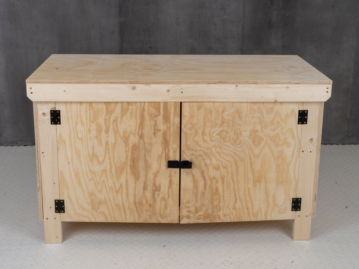 Wooden Plywood Top Workbench With Lockable Cupboard (V.9)